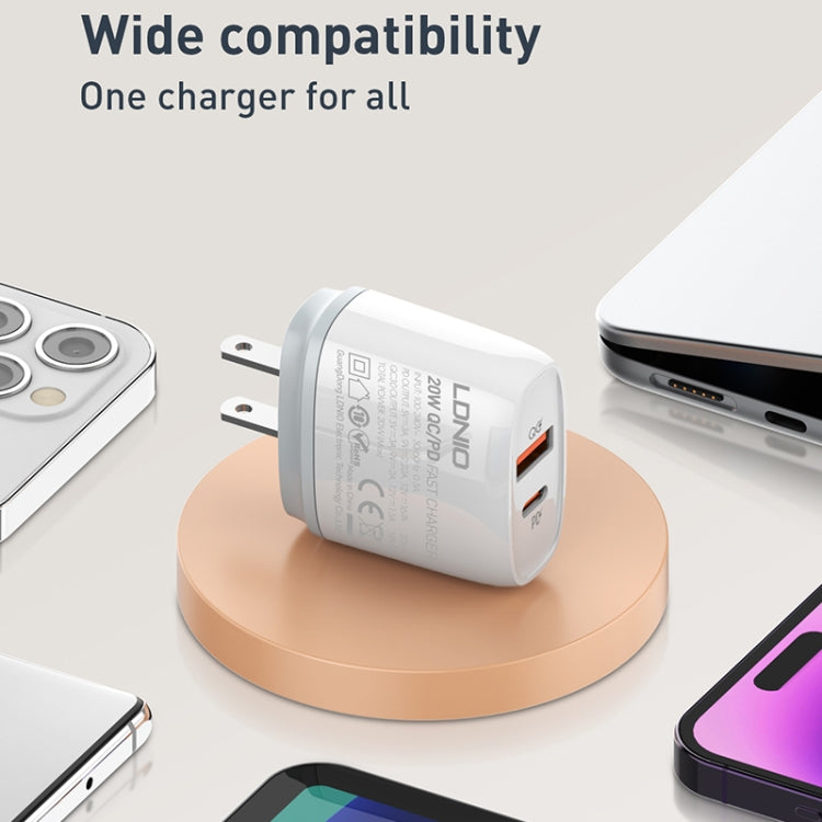 LDNIO Q229 QC3.0 / PD20W USB + Type-C Fast Charger with 1m Type-C to 8 Pin Cable, Plug Type:UK Plug(White) - USB Charger by LDNIO | Online Shopping South Africa | PMC Jewellery | Buy Now Pay Later Mobicred